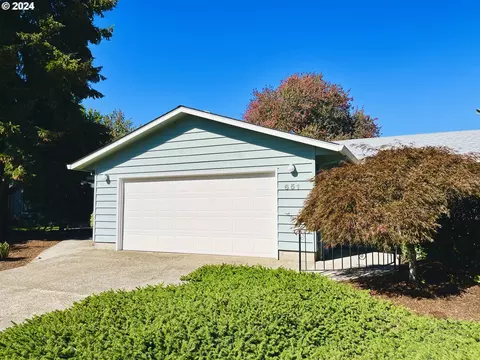 651 NW Baker Creek Rd, Mcminnville, OR 97128