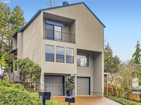 6205 SW 33rd Pl, Portland, OR 97239