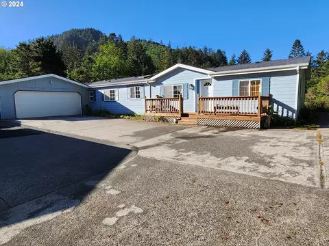 29285 Dottie Ln, Gold Beach, OR 97444