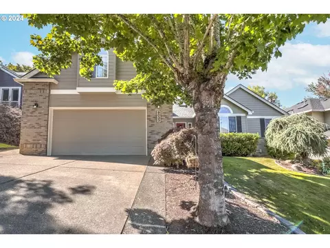 8033 SW Charlotte Dr, Beaverton, OR 97007