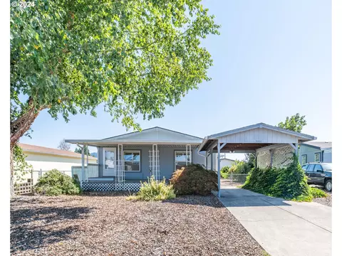 3084 S 8th St, Lebanon, OR 97355