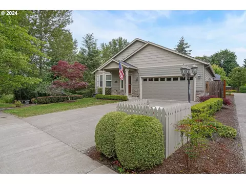812 N Pointe Dr NW, Albany, OR 97321