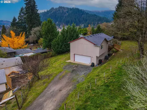 498 E B Ave, Drain, OR 97435