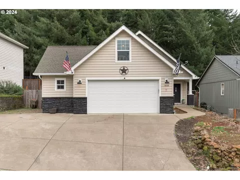 1650 Samuel Dr, Cottage Grove, OR 97424