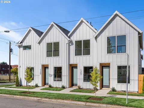 1307 NE Morgan St #3, Portland, OR 97211