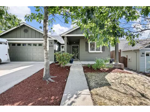 4859 Glacier Dr, Springfield, OR 97478