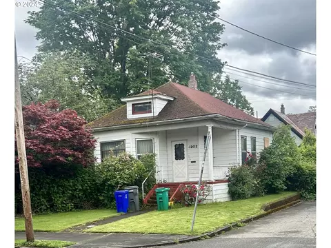 4202 SE Madison St, Portland, OR 97215