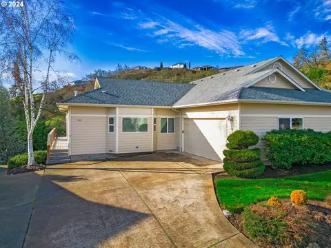 410 NW Rachel Lynn Way, Roseburg, OR 97471
