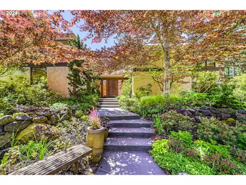 86083 Cherokee Dr, Eugene, OR 97402