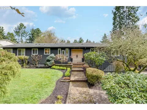 14674 Rainbow Dr, Lake Oswego, OR 97035