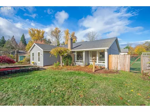 2407 SE Lindenbrook Ct, Milwaukie, OR 97222