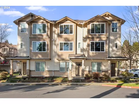 10596 NE Cedar Falls Loop, Hillsboro, OR 97006