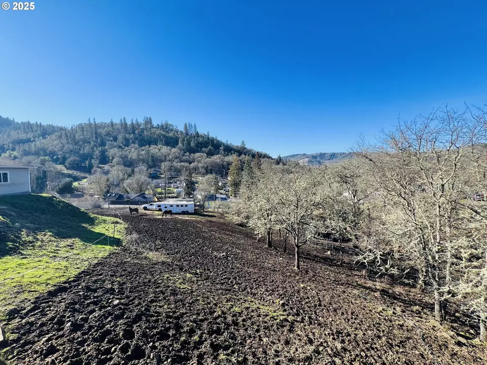  320 Cegavske Ln, Roseburg, OR 97470 photo 42