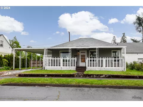 2240 E St, Springfield, OR 97477
