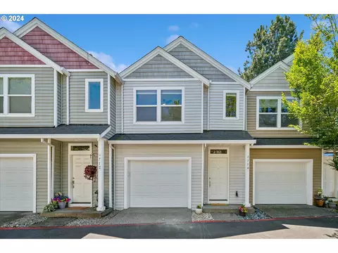 714 Barton Ave, Gladstone, OR 97027