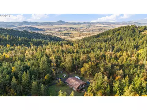 82704 Bradford Rd S, Creswell, OR 97426