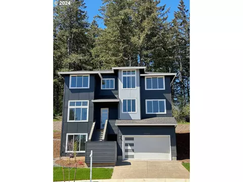 10043 SE Nicholas Dr, Happy Valley, OR 97086