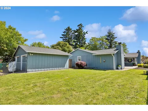 1054 SE 1056 Se 149th Pl, Portland, OR 97233