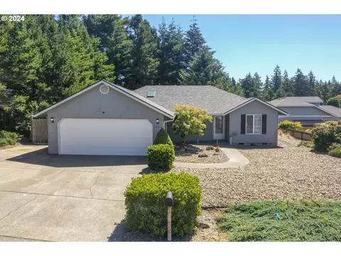 1202 Yew Ct, Florence, OR 97439