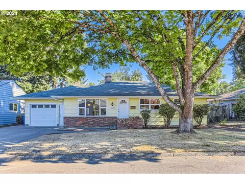 4515 SE Howe St, Milwaukie, OR 97222