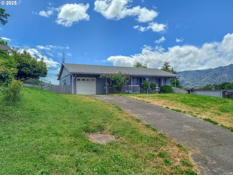 217 Clark Ter, Myrtle Creek, OR 97457