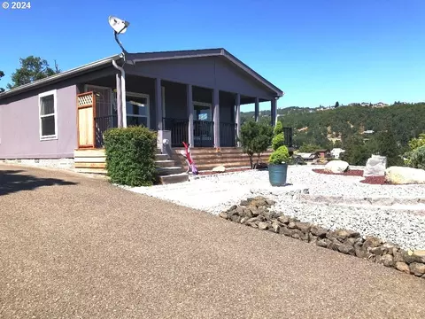640 NE Bellview Ct, Roseburg, OR 97470