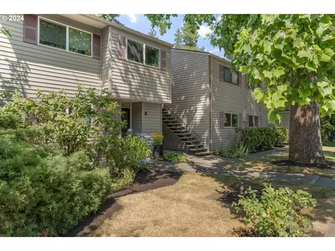 121 Leonard St #C, Lake Oswego, OR 97034
