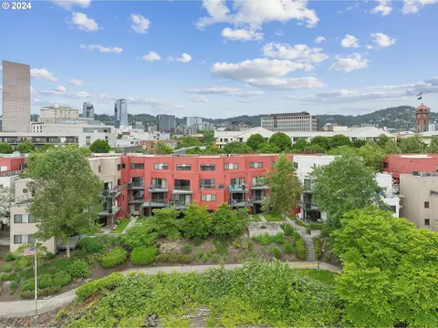 730 NW Naito Pkwy #E11, Portland, OR 97209