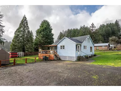 88183 Chestnut St, Mapleton, OR 97453