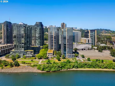 3570 S River Pkwy #909, Portland, OR 97239