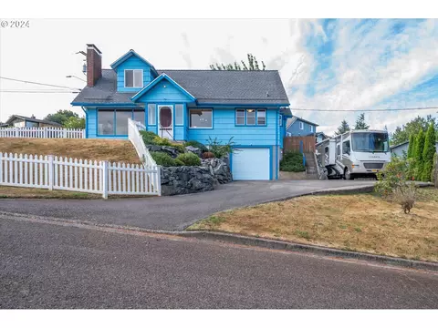 614 W Fir Ave, Coos Bay, OR 97420