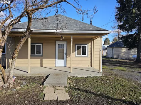 403 Glenwood St, Wallowa, OR 97885