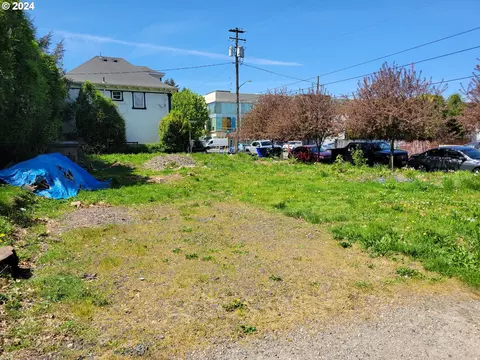 456 NE Beech St, Portland, OR 97212