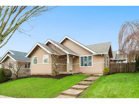 1019 E Foothills Dr, Newberg, OR 97132
