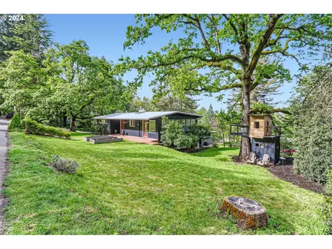 18717 Upper Midhill Dr, West Linn, OR 97068