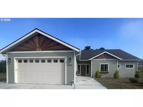 880 Rogers Pl, Bandon, OR 97411