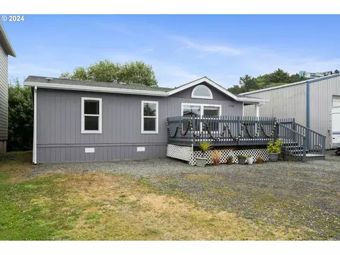 176 S Coral St, Rockaway Beach, OR 97136