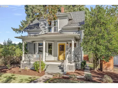 19425 SW Kinnaman Rd, Beaverton, OR 97078