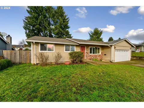 244 NE Fern Ave, Dallas, OR 97338
