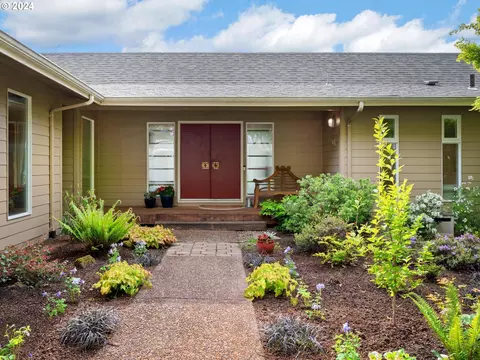 25 SW 85th Ave, Portland, OR 97225