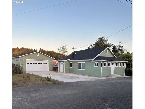2230 Pacific, North Bend, OR 97459