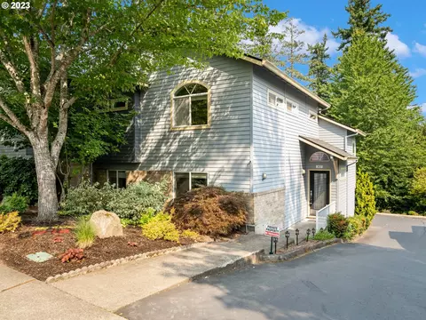 3637 SW Vesta St, Portland, OR 97219