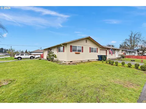 3994 S F St, Springfield, OR 97478