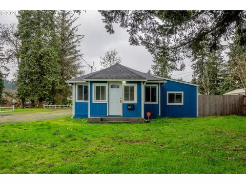 560 9th Ave, Sweet Home, OR 97386