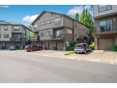 617 NE Garswood Ln, Hillsboro, OR 97006