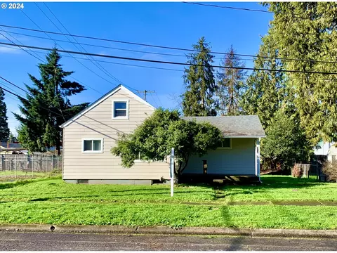 630 1st St, Springfield, OR 97477