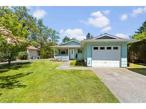12519 SE Ramona St, Portland, OR 97236