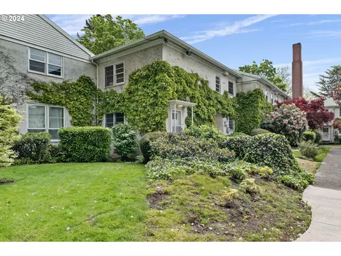6758 NE Hancock St, Portland, OR 97213