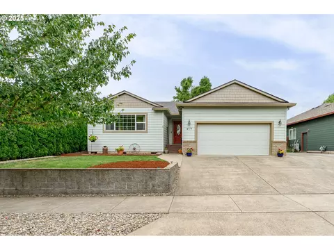 459 SW Howard Dr, Mcminnville, OR 97128