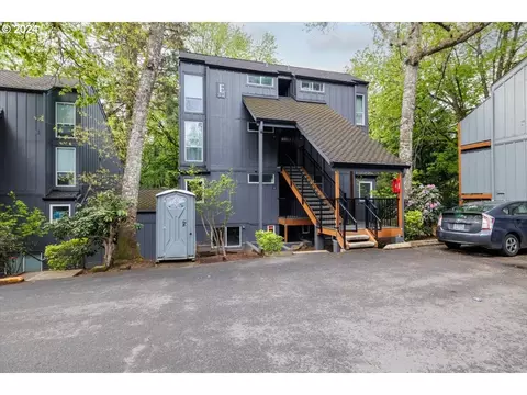100 Kerr Pkwy #36, Lake Oswego, OR 97035
